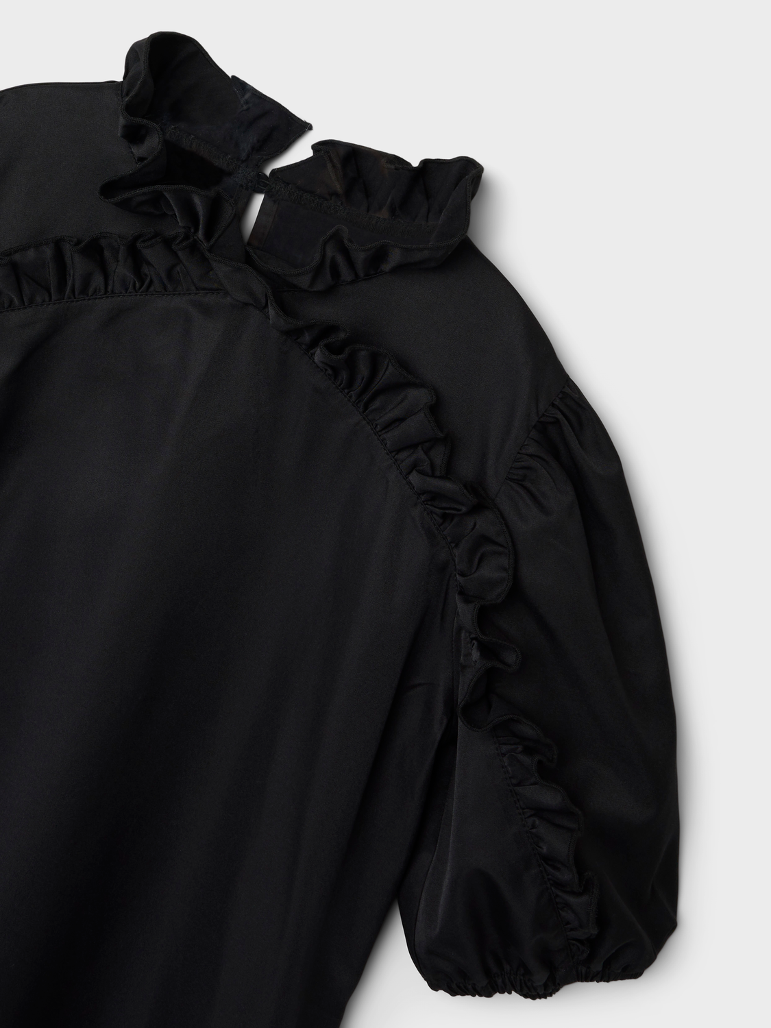 model_shot-front_full